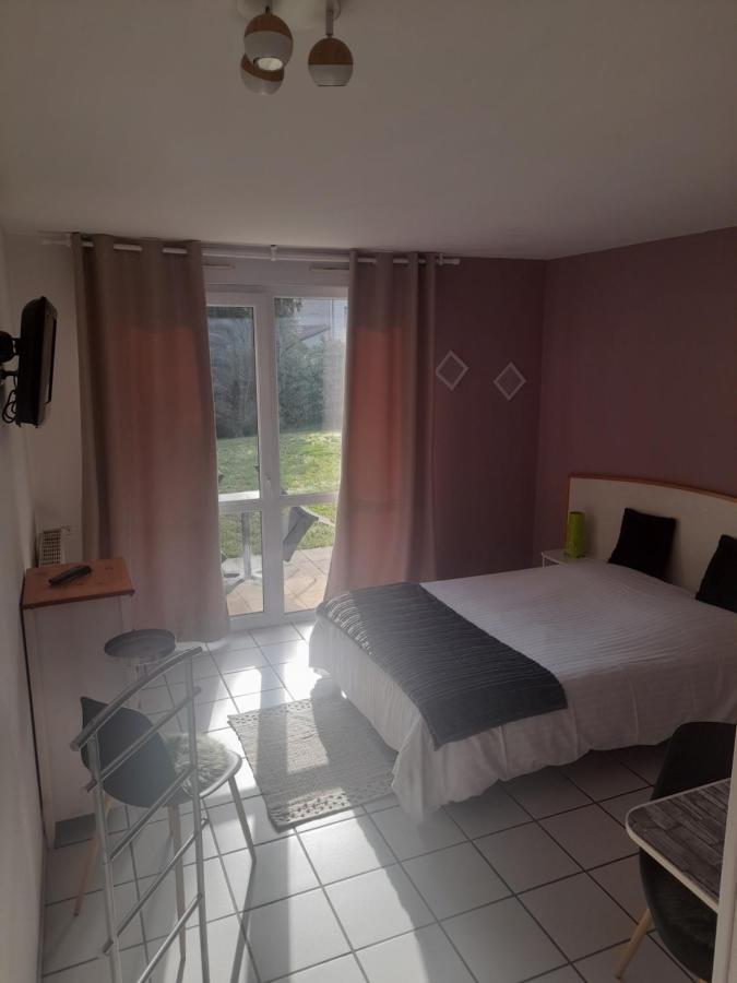 Hotel De L'Ile D'Amour Langeac ภายนอก รูปภาพ